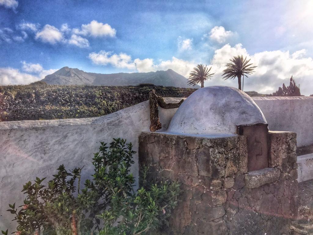 El Cortijo Eco Finca Hotel Ye Eksteriør billede