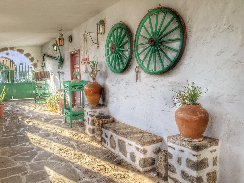 El Cortijo Eco Finca Hotel Ye Eksteriør billede